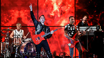 Muse band, Simulation theory, World tour, Guitar World HD wallpaper