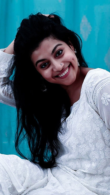 Shruti Ramachandran, malayalam actress HD phone wallpaper