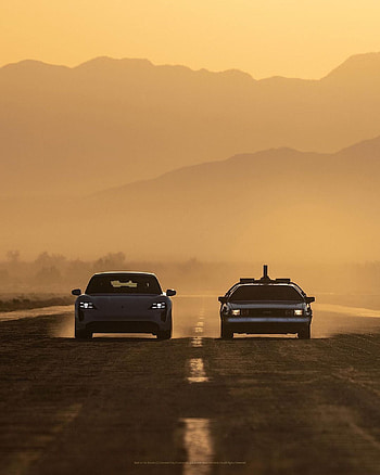 Delorean y Tycan, Auto, automotive lighting, sky, Taycan, Auto electrico, Porsche, Carro, Porsche Tycan HD phone wallpaper