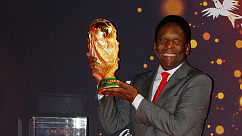 Pele, Football hero, Stunning , Immortal legacy HD wallpaper