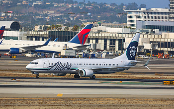 Alaska Airlines, Human trafficking, Flight attendant, Spotting signs HD wallpaper