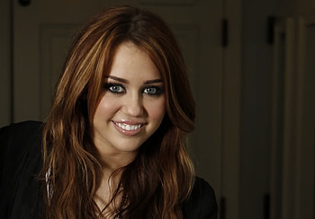 miley cyrus, artist, singer, girl, actress HD wallpaper