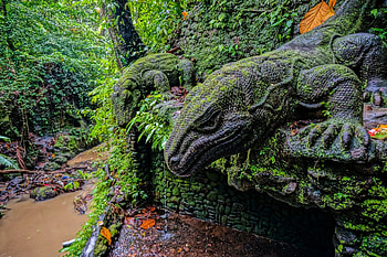 Komodo Island, Dragon statues , High definition HD wallpaper