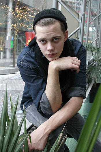 Bill Skarsgard, Bill Skarsgard , Celebrity, Fanpop HD phone wallpaper