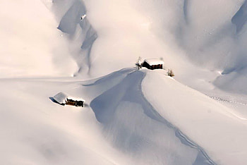 SNOW, winter, hills, drifts, houses HD wallpaper
