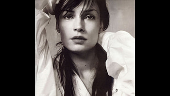 Famke Janssen, famke, black, pose, lean, cute, janssen, actress, beauty, gaze, lips, striking, seductive, sensual, female, stunning, sexy, white, model, grey, dutch, eyes, gorgeous, hot, girl, beautiful, woman, pretty, stare, face, hair, long HD wallpaper