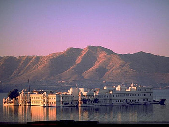 Castle in middle of Lake, architecture, castle, ancient, india HD wallpaper