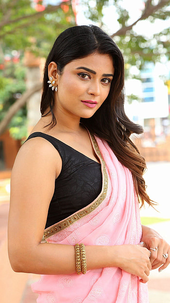Priyanka Sharma, telugu actress, saree lover HD phone wallpaper