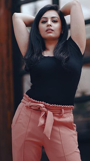 Ranjani Ramesh, sexy curves, mallu model HD phone wallpaper