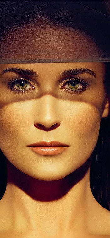 Demi Moore, , Mesmerizing charm, Irresistible allure HD phone wallpaper