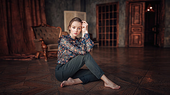 Girl Graceful Pose Sitting Pretty With Blue Eyes, girls, model HD wallpaper