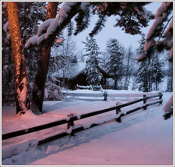 Romantic Retreat, glow, log, que, snow, fence, trees, cabin HD wallpaper