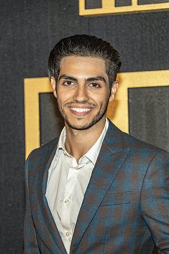 Mena Massoud, Height, Religion, Relationships HD phone wallpaper