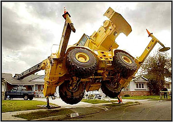Oops...through the roof!, street, house roof, crane, accident HD wallpaper