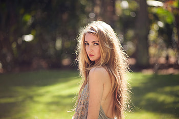 Blonde Model Looking At Viewer , blonde, girls, model HD wallpaper