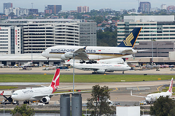 Sydney Airport, Trio of investors, Billion bid, Travels HD wallpaper