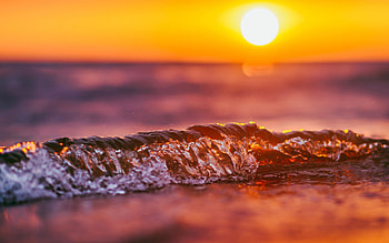 Waves at sunset, Nature's symphony, Magical hues, Serenity at its peak HD wallpaper