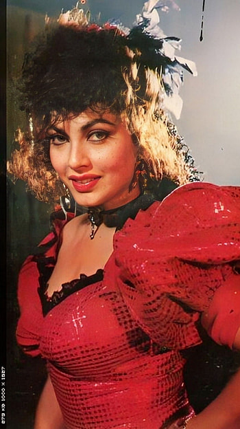Kimi Khatar, bollywood actress HD phone wallpaper