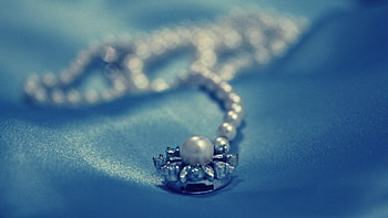 Pearl jewelry , Irresistible charm, Timeless beauty, Classic elegance HD wallpaper