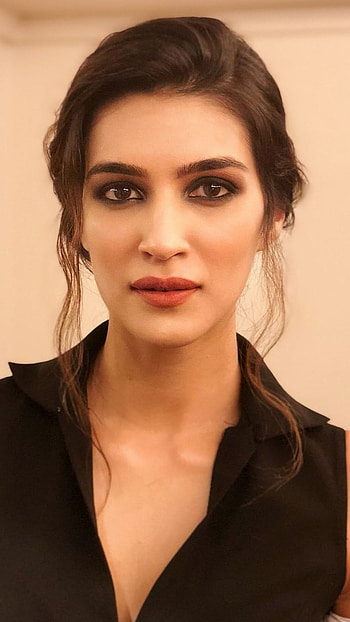Bollywood Heroine, Kriti Sanon, Bollywood, Actress, bollywood actress HD phone wallpaper