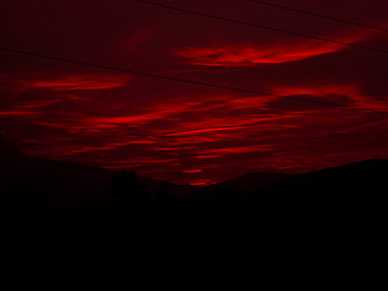 Amazing Red Sundown, sunrise, beach, shining, real, amazing, sun, sunset, magic, 3d cg, sundown, rare, paradise, beautiful, shadows, light, red, brightness, clouds, sky HD wallpaper