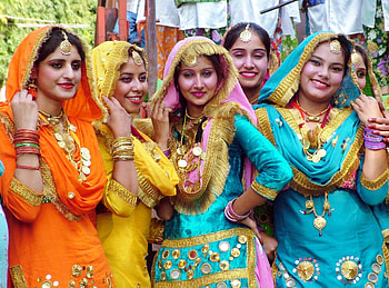 Punjabi Girls Group Phtos and for HD wallpaper