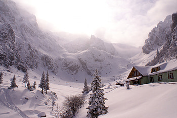 Piatra Craiului Mountains, clouds, mountains, snow HD wallpaper