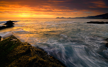 Sunset, colorful, colors, peaceful, beauty, waves, reflection, ocean, sea, beautiful, rocks, ocean waves, view, clouds, nature, sky, lovely, splendor HD wallpaper