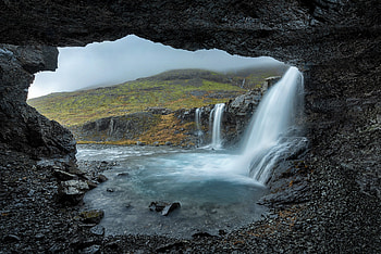 Serene Waterfall Escape: Stunning Nature, nature, waterfall HD wallpaper