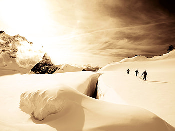 Skiers, graphy, people, orange, abstract, snow, sky, mountains, sun, sunset HD wallpaper