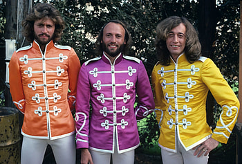 Barry Gibb, Vintage , Iconic 1970s, Nostalgic glimpses HD wallpaper