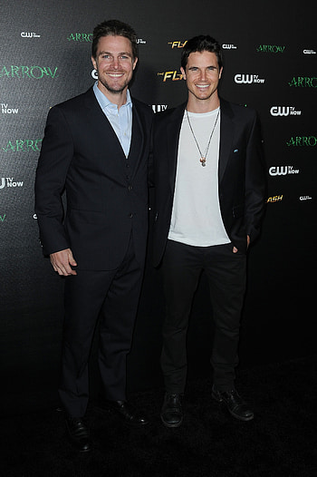 Robbie Amell, Movies actor, Stephen Amell, Family connection HD phone wallpaper