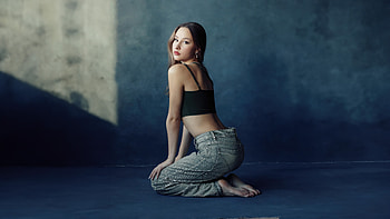 Girl Poses In Jeans Gazing Back, girls, model HD wallpaper