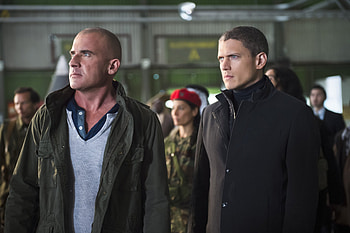 Wentworth Miller, Captain Cold's evolution, DC's Legends of Tomorrow, The New York Times HD wallpaper