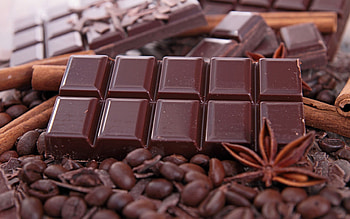 Chocolate , Irresistible allure, Indulgent treat, Decadent and satisfying HD wallpaper