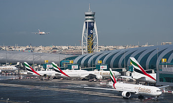 Dubai International Airport, Travels, Passenger traffic down, Daily Sabah HD wallpaper