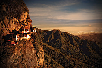 Paro Valley, Tigers Nest, Paro Taktsang, Bhutan HD wallpaper