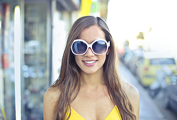Beautiful, woman, smile, sunglasses HD wallpaper