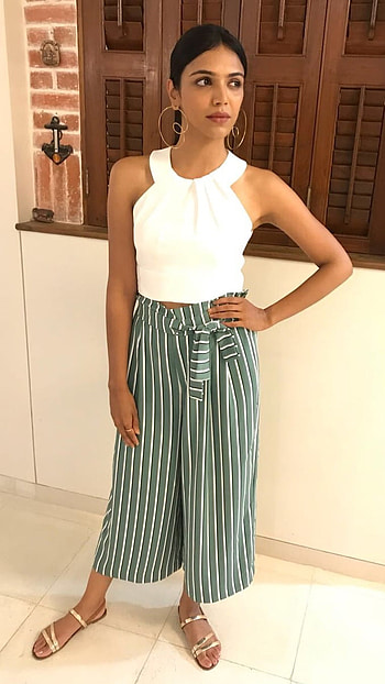 Shriya Pilgaonkar, Beautiful, Heroine HD phone wallpaper