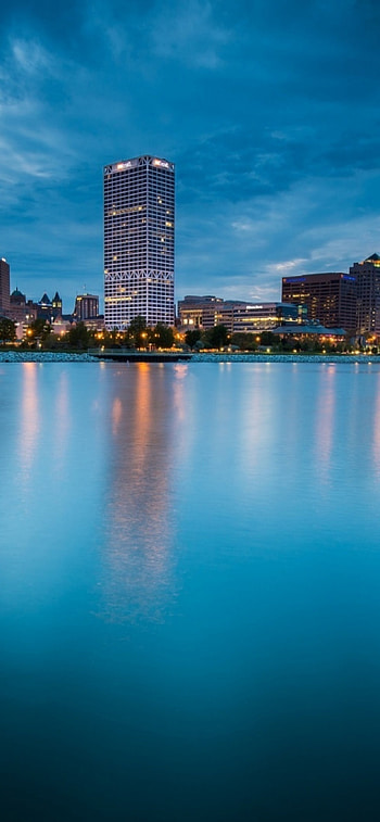 Milwaukee Skyline, Captivating view, Christopher Walker's post, Downtown charm HD phone wallpaper
