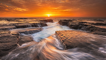 Sunrise in Australia, river, morning, clouds, colors, sky, rocks, landscaoe, sun HD wallpaper
