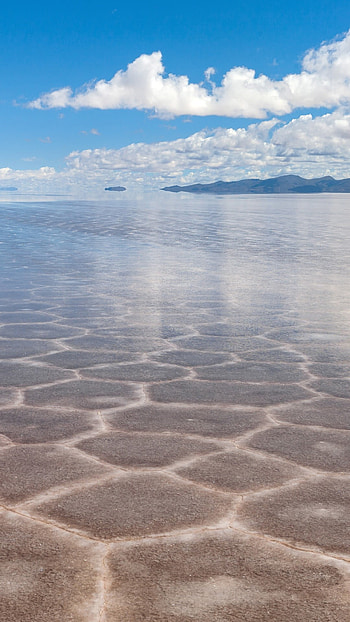 Reflection after rainfall, Salt desert, Bolivia, Spotlight HD phone wallpaper