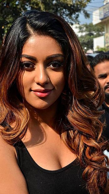 Anu Emmanuel, cleavage, malayalam actress HD phone wallpaper