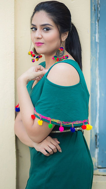 Sreemukhi, telugu actress, model HD phone wallpaper