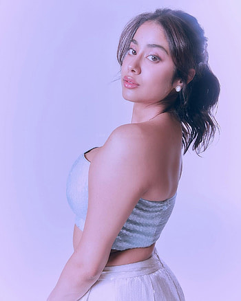 Jhanvi Kapoor, head, hair HD phone wallpaper