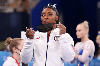 Simone Biles, Olympic gymnast, Vault routine, Tokyo Olympics HD wallpaper