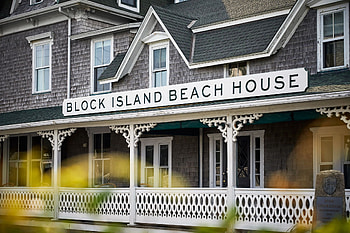 Block Island, Lark Hotels, Beachfront luxury, Rhode Island charm HD wallpaper