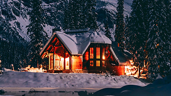 Winter cabin, winter, night, wooden, lights, snow, beautiful, evening, cabin HD wallpaper
