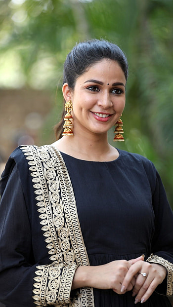 Lavanya tripathi, telugu actress, model HD phone wallpaper