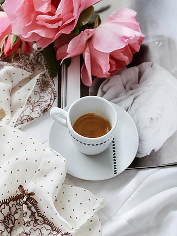 Flowers, Coffee, Miscellanea, Miscellaneous, Cup, Cloth HD phone wallpaper